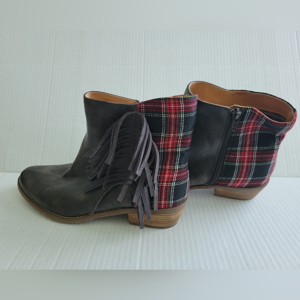 Code West Women’s Fringe Red Plaid Booties Gray Brown Western Style Size 8.5